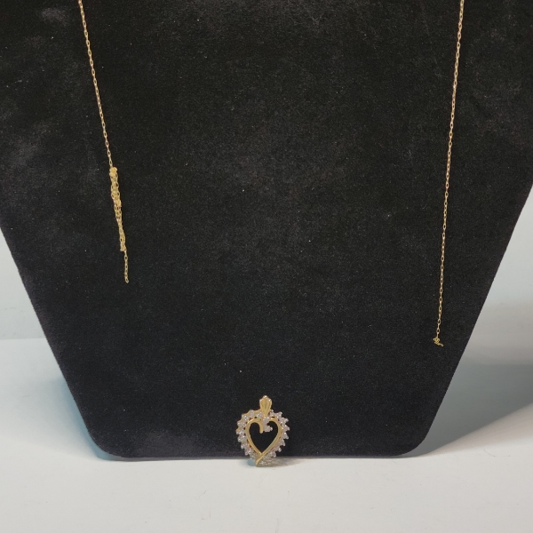 Gorgeous 10K Gold Heart Pendant and Broken Chain - Total Weight: 1.9g