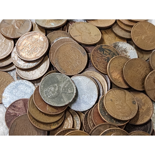 LARGE Collection of Around 200 Assorted United States Lincoln Pennies ~ Mostly Wheats!