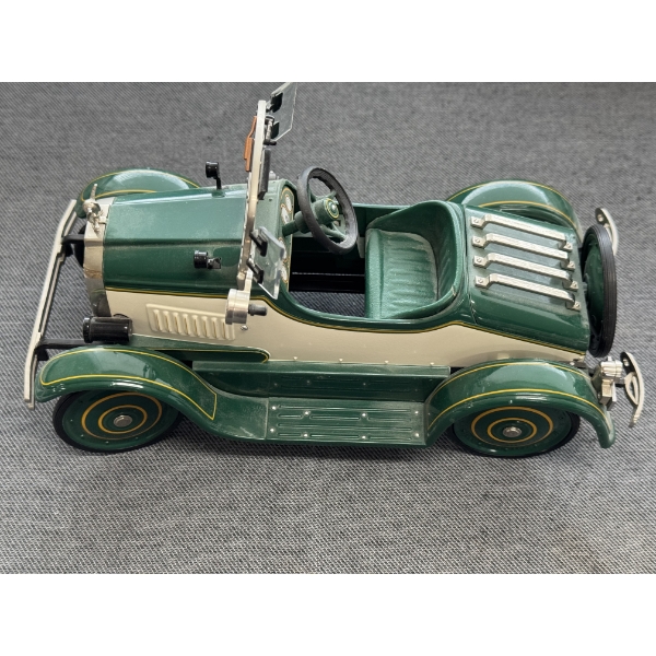 Hallmark "1926 Speedster" Kiddie Car Classics (QHG9048) 9" Classic American Car - Mint Condition