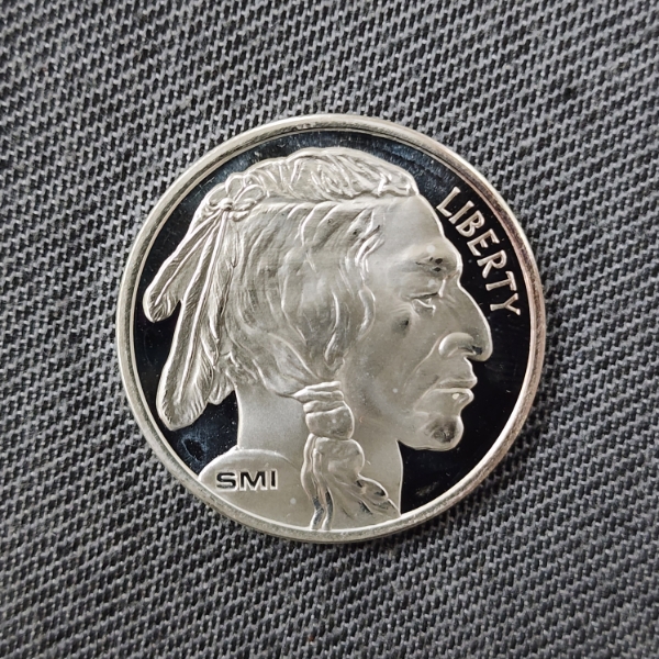 One Troy Ounce .999 Fine Silver Mint Mark SI Sunshine Mint Indian Buffalo Design Round