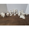 Image 1 : Nativity Scene in Bisque - No Baby Jesus