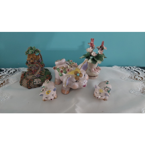 5 Pc Collectible Group As Shown - Includes Pig & Piglets - See Pics
