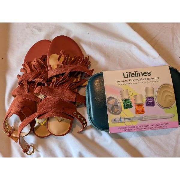 New Travel Essential Oil Set And New Size 6.5 Leather Sandals