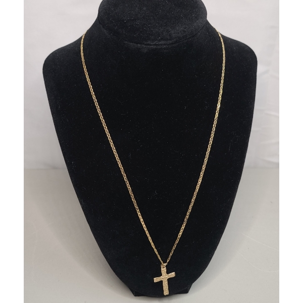 14K Yellow Gold Detailed Cross Pendant On 14k Yellow Gold 20" Mariner Link Necklace - Weight: 4.6g