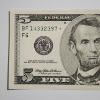 Image 2 : Very Nice Uncirculated 1999 United States $5 Federal Reserve STAR Note 