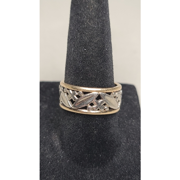 Vintage 14K Gold Two-Tone Ring With Open Work Filigree Design - Size 7.5 - Weight: 6.5g