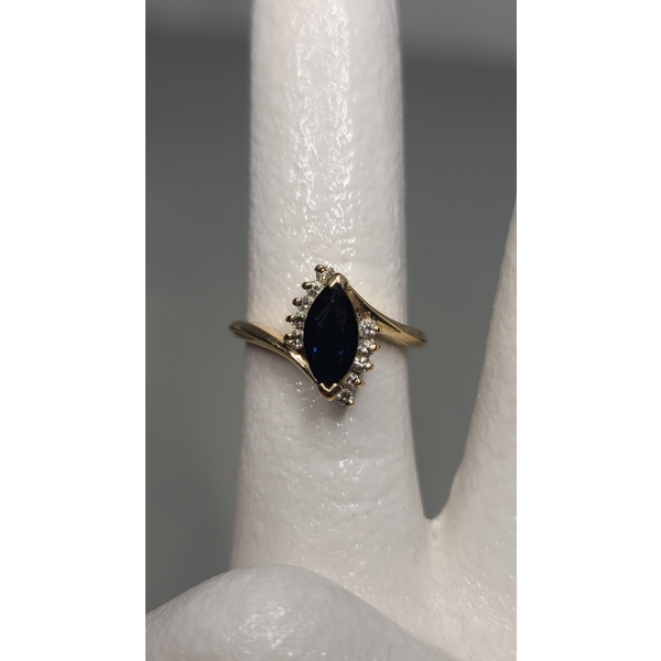 Vintage Women's 14K Gold Marquise-Cut Blue Sapphire And Diamonds - Size: 7 - Weight: 4.0g