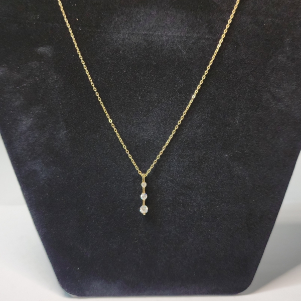 Stunning 14K Yellow Gold Necklace with Drop Diamonds Pendant - 18" - Total Weight: 2.1g