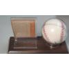 Image 4 : Duke Snider Autographed Rawlings Baseball & 1964 Topps #155 Duke Snider Baseball Card In Display