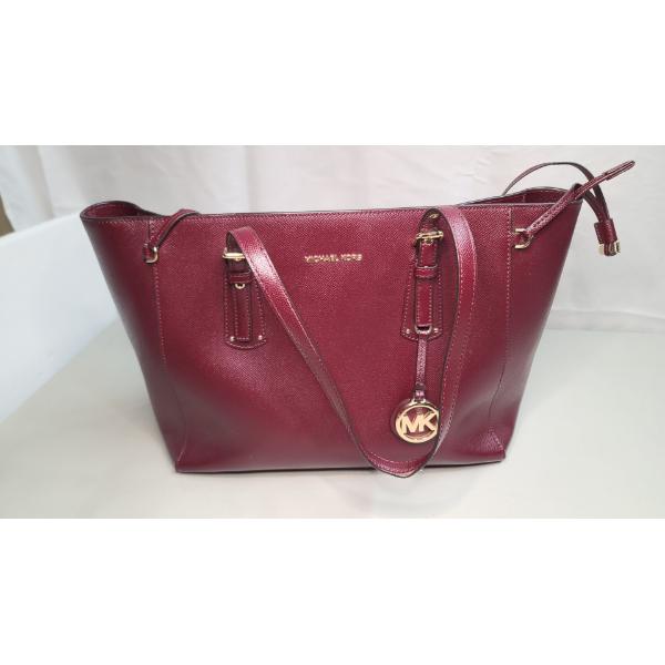 Michael Kors Voyager Medium Crossgrain Leather Tote Bag 
