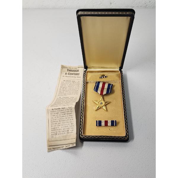 U.S. Military Medal Silver Star with Pins & Case 