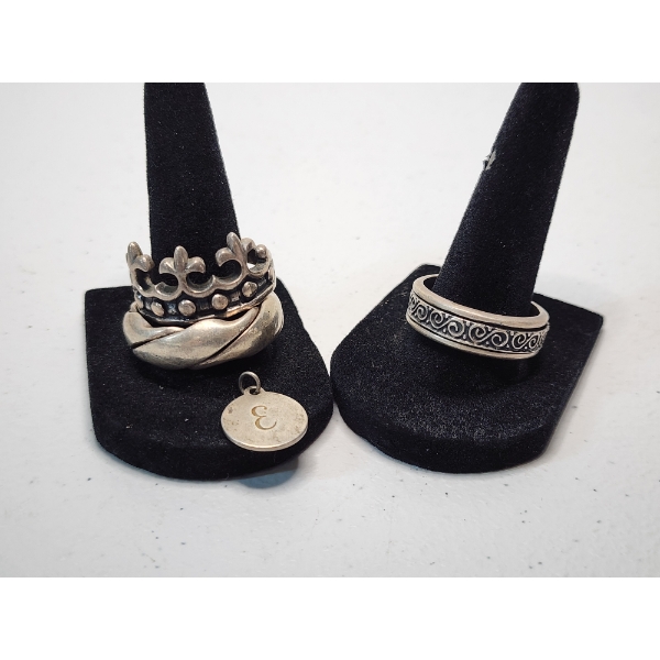 Assorted Sterling Silver Jewelry: 3 Rings and Pendant TW: 33.8g