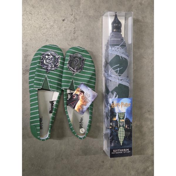 New Collectable Harry Potter Felt Banner & Size Large Slip On Shoes With Tags! 