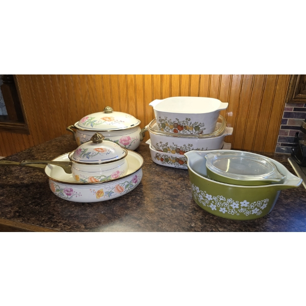 Vintage Saucepan/Pot/Skillet Set, Vintage CorningWare and Pyrex