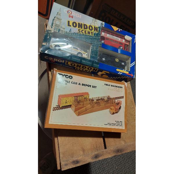 2 Pc Set Tyco Train Car Toy - NOS 3 Car Set In Box - See Pics