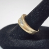 Image 3 : Stunning 14K Yellow Gold Ring with Channel-Set Row of 5 Diamonds - Size 7.5 - Total Weight: 6.4g