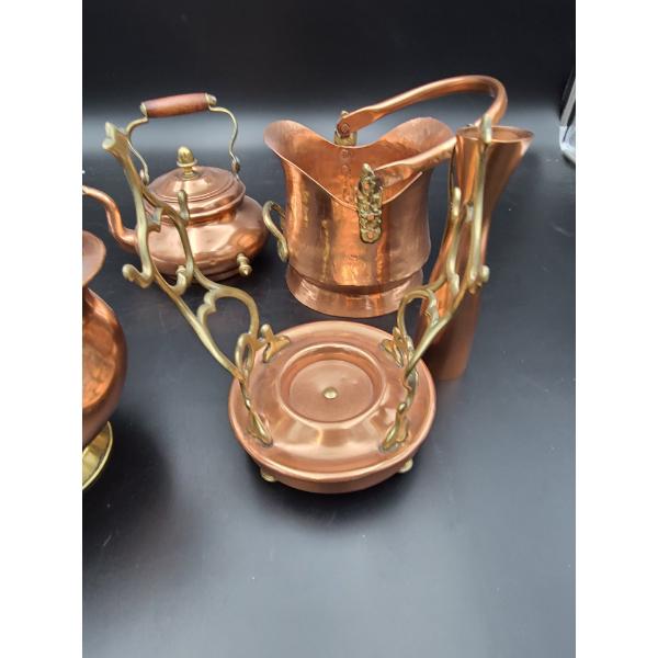 Vintage 19th-century English Victorian copper and brass fireside accessories, featuring helmet-style