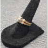 Image 4 : Stunning 14K Gold Women's Ring -Size 6 - With One Large Diamond & Some Small Diamonds - Weight: 4.4g