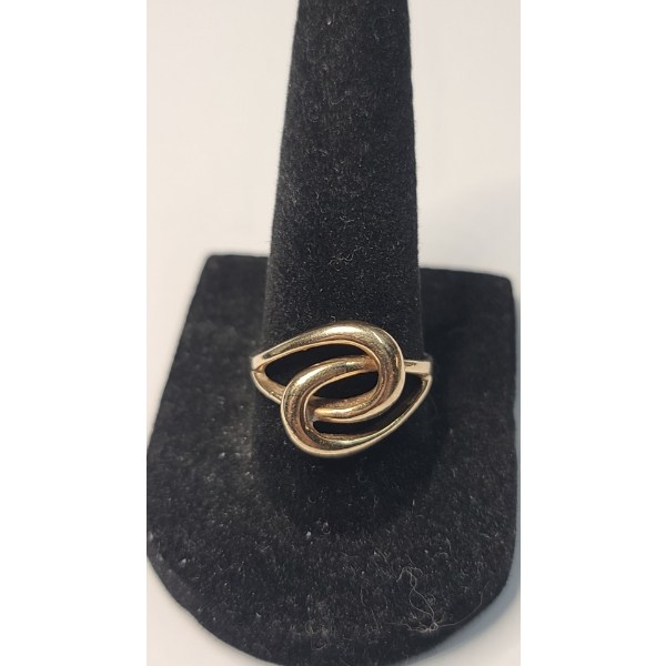 Women's 10K Yellow Gold Twist Love Knot Ring - Size 8 - Weight: 3.8g