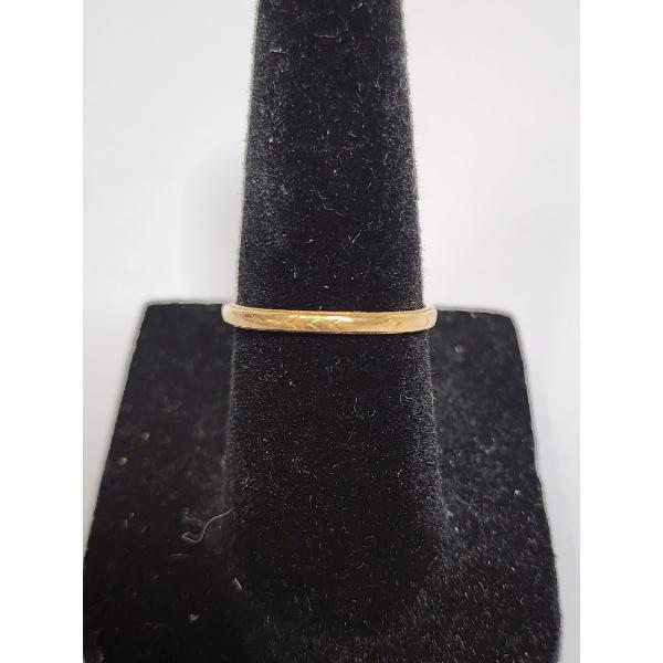 14K Gold Ring - Size 6 - Total Weight 1.2g 