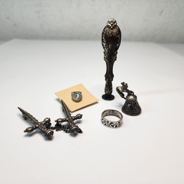 Sterling Silver Items: Pins, Floral Ring, Spoon Stamp, Thimble/Bell - Total Weight: 29.9g