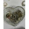 Image 7 : Large lot of costume Jewelry - Includes Heart-Shaped Jewelry Holder - Necklaces - Bracelets 