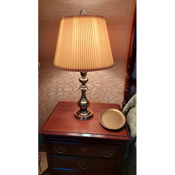 Pair Of Nice Bedroom Lampos As Shown - See Pics