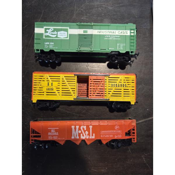HO Scale Box Car Group Excellent Condition