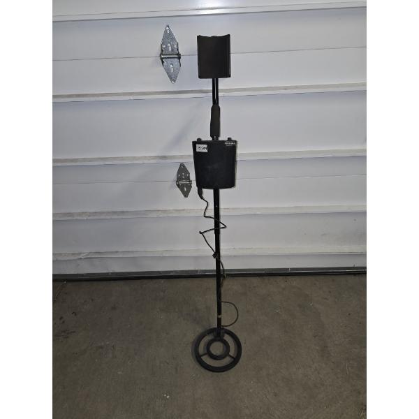 Pioneer 202 Bounty Hunter Gold/Silver Metal Detector
