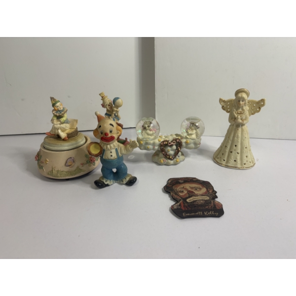 Clown collectible figurines - Music Box (works) Emmett Kelly Magnet 