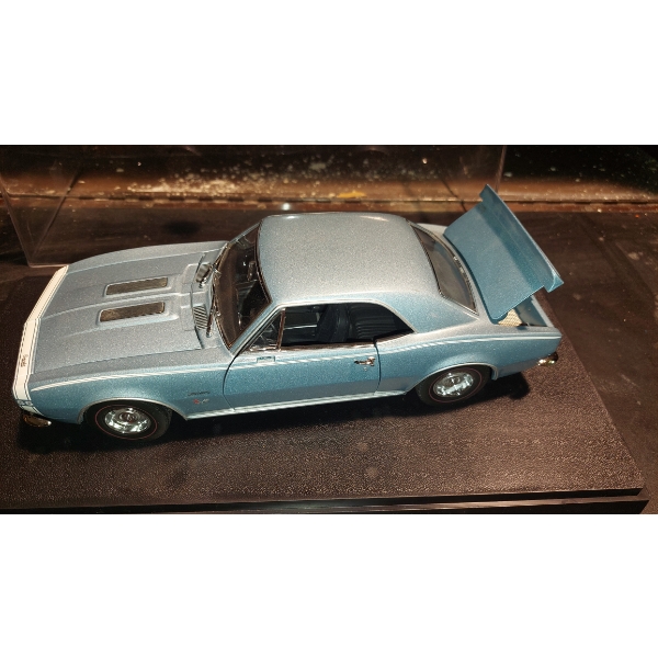 Special Edition Chevrolet "CHEVELLE SS" Die Cast Car In Displat Case - See Pics