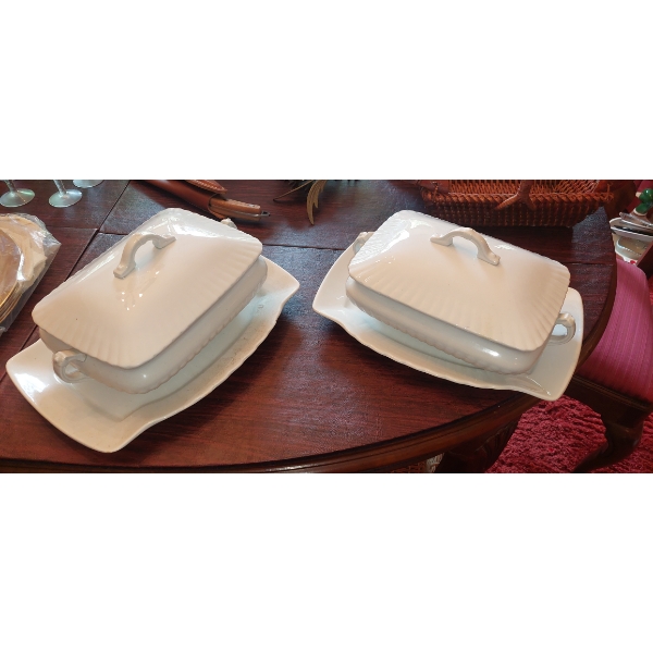 4 Pc Lot 2 covered Porcelain Serving Bowls & Large Platters Underplates