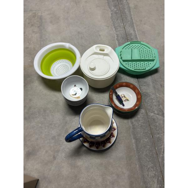 *Pick Up At Mantua Home-No Shipping Available* Miscellaneous Kitchen Items - Strainers - Graters