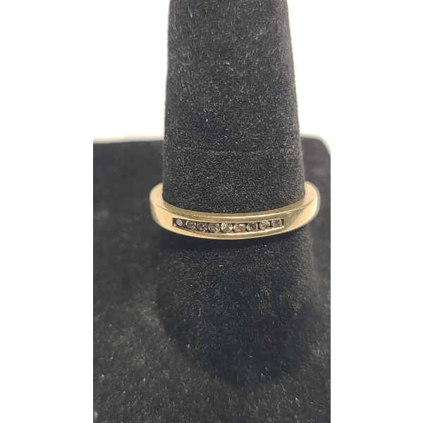 Women's 10K Yellow Gold Channel Set Band Ring With Diamonds - Size 7 - Weight: 1.8g
