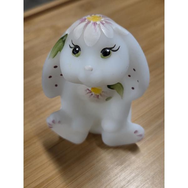 Adorable Vintage Hand Painted Fenton Satin Glass Rabbit