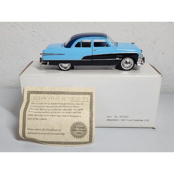 1951 Ford Crestliner Diecast Model Car 1:32 Scale - National Motor Museum Mint