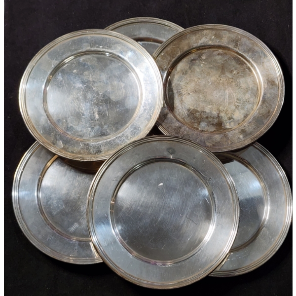 Lot of Six Assorted Silverplated Plates Weighing 545 Grams Total 