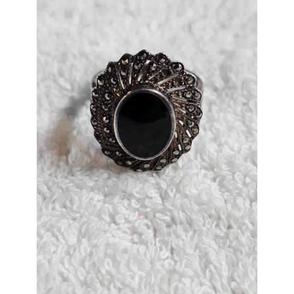 Sterling Silver Ring with Black Stone (7.1g)