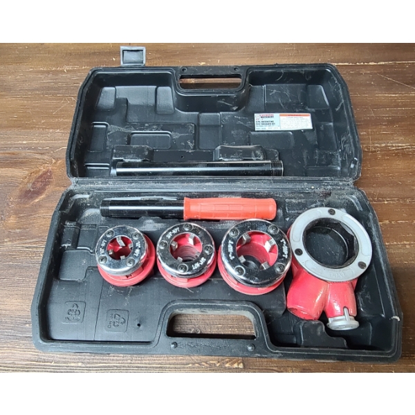 Central Machinery 5 Pc Ratcheting Pipe Threader Set 1/2"-1"