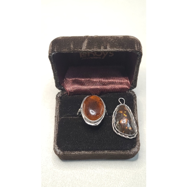 Sterling Silver Ring With Amber & Sterling Silver Pendant With Fire Agate - Total Weight: 13.5g