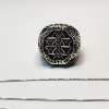 Image 2 : Large Sterling Silver Men's Signet Ring Size 11 & Broken Sterling Silver Chain - TW: 15.2g
