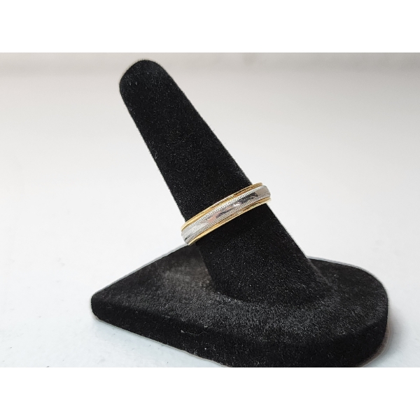 18K Gold & Plated Two-Tone Band - Size 6 - Total Weight: 7.2g