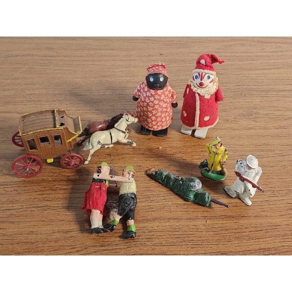 Lot of Assorted Small Vintage Toys 