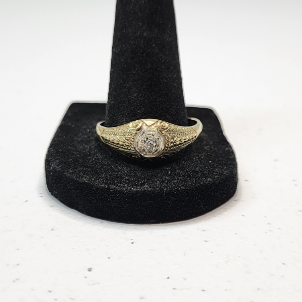 Stunning 14K Yellow Gold Ring With Intricate Engraved Details - Size 13 - Total Weight: 4.8g