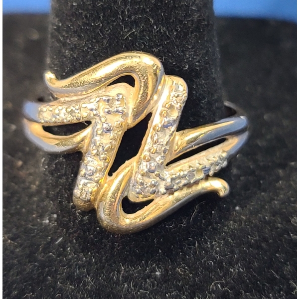 10K Gold Swirl Ring With Diamonds - Size 10.5 - Weight: 3.4g