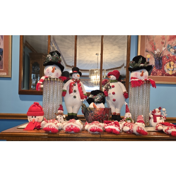 Excellent Condition Large Snowman Ornament Group. (Lamps & Bowl Not Included)