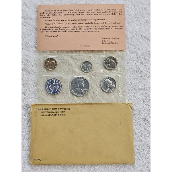 1961 United States Mint Proof Set in its Original Packaging - AFV $.91