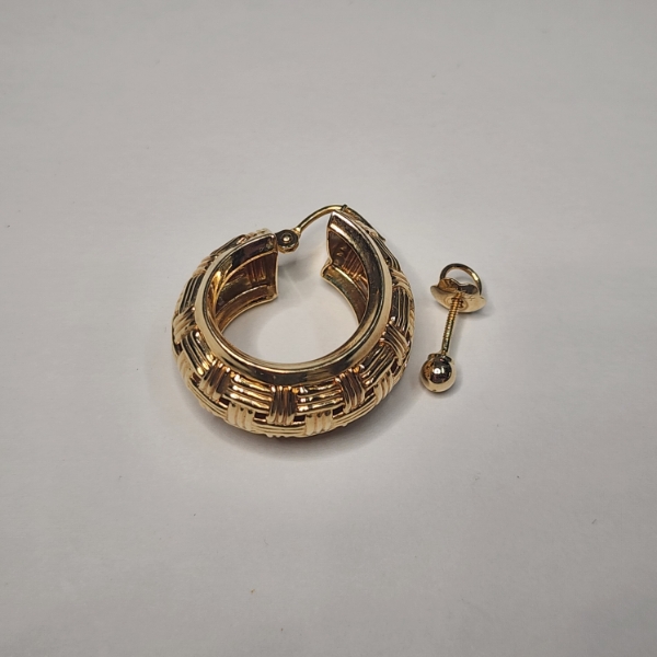 14K Yellow Gold Loose Earrings Total Weight: 2.1g