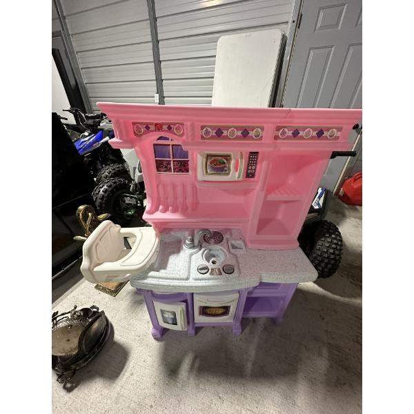 Children's Play Kitchen