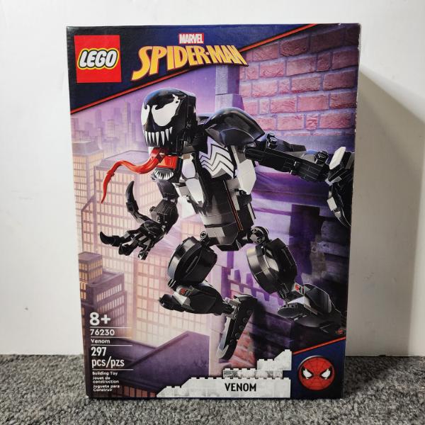 NEW IN BOX Marvel Spider-Man 297 Piece Venom Figure #76230